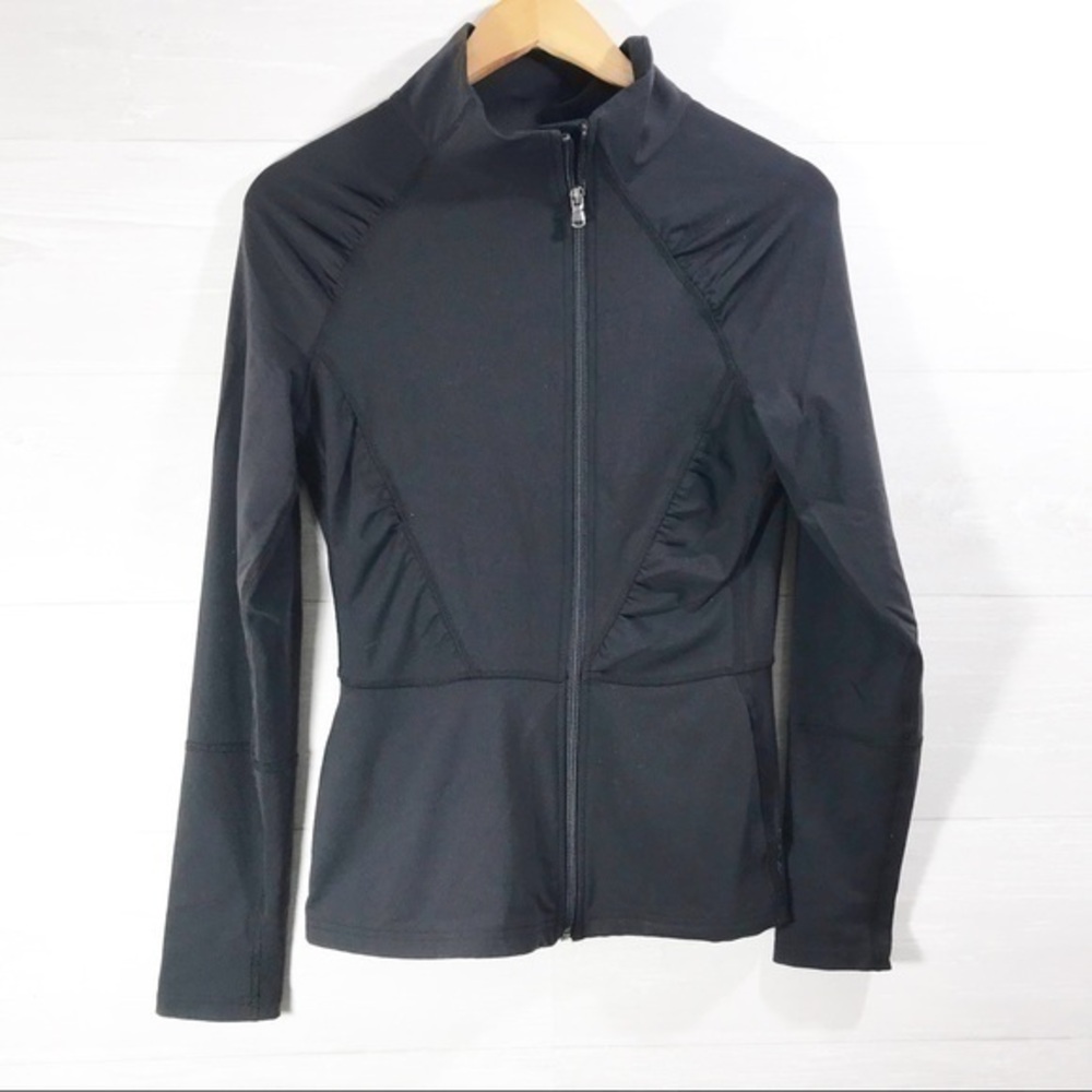 Karma women’s zip up jacket Size M